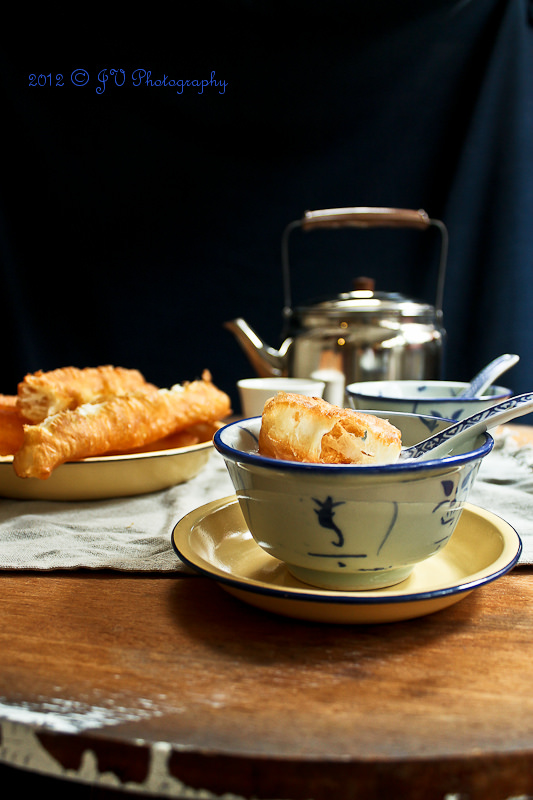 Traditional Chinese Breakfast - You Tiao and Dried Scallop Congee 油条和瑤柱粥